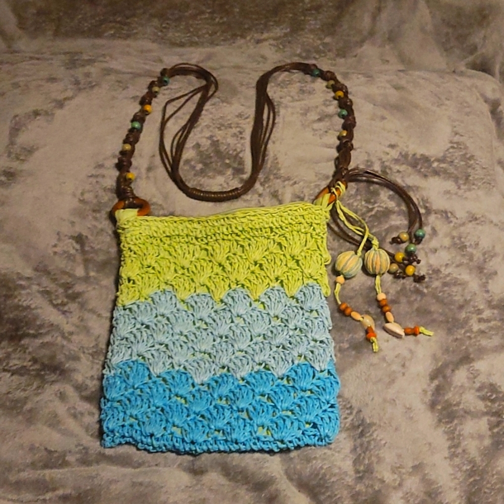 🍀 NWOT Cruise Club Green & Blue Beaded Over-the-shoulder Bag